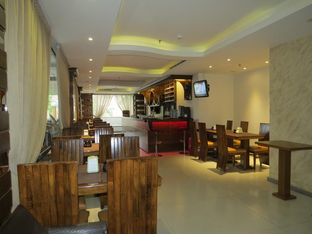 Le Noble Hotel Zouk El Kharab Екстериор снимка
