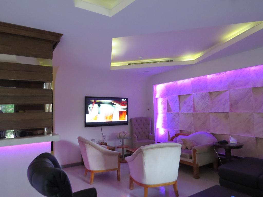Le Noble Hotel Zouk El Kharab Екстериор снимка