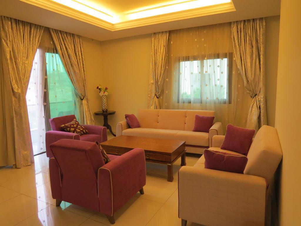 Le Noble Hotel Zouk El Kharab Екстериор снимка