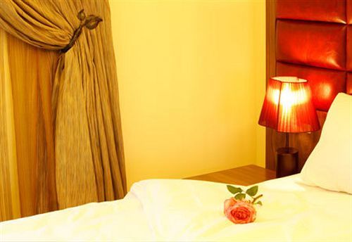 Le Noble Hotel Zouk El Kharab Екстериор снимка